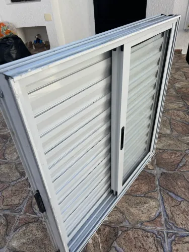 Janela de Alumínio com Vidros