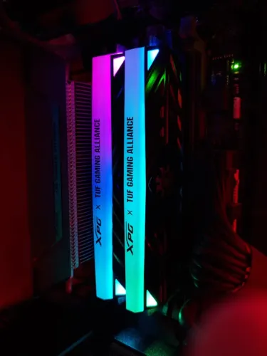 Memoria RAM XPG Spectrix D41 TUF 16GB 2x8GB DDR4 3000MHz CL16 RGB Gamer