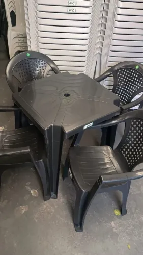 Mesa com 04 Poltronas Teste em 152kg