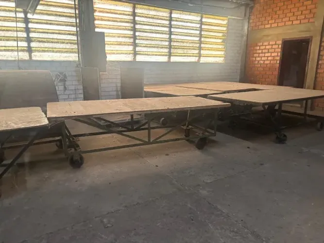 Mesas Industriais de Transporte com Capacidade para 3.000 kg