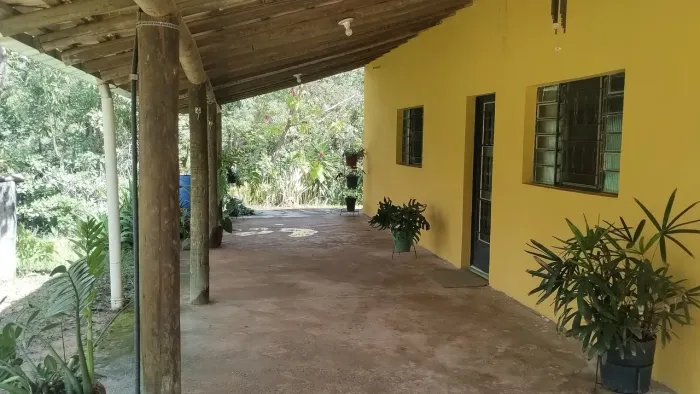 Sítio em Ravena com churrasqueira e ampla área verde