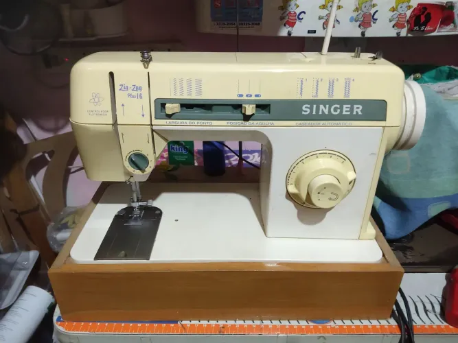 Máquina de costura Singer Zigzag plus 16