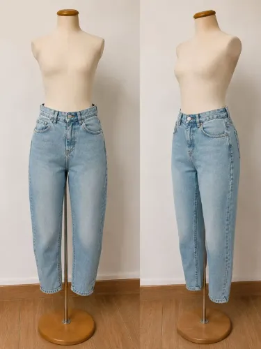 Calça jeans semi-nova com bolsas funcionais atrás e na frente
