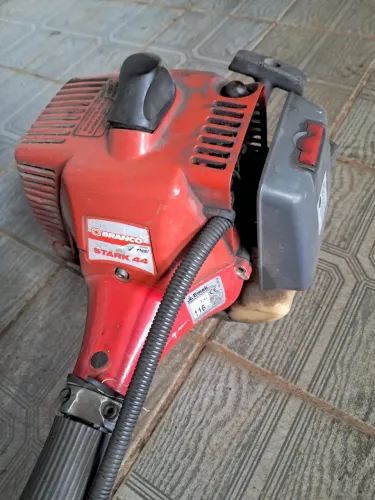 Roçadeira Branco Stark 44