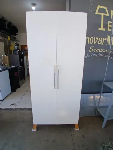 Guarda-roupa para bebê pequeno retrô semi-novo novo conservado