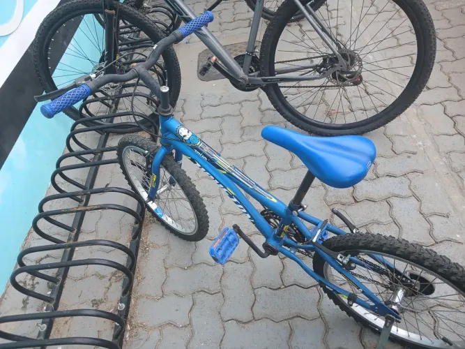 Bicicleta aro 20 houston semi nova