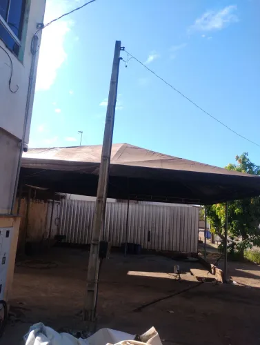 Vendendo uma tenda 8 x 8 em ótimo estado de conservação interessados *