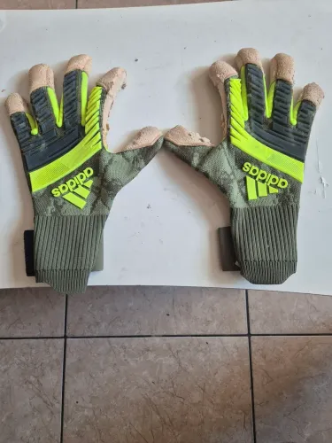 LUVA ADIDAS PREDATOR PROMO GOLEIRO
