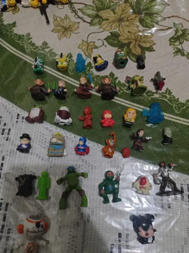 Lote de miniaturas colecionáveis 