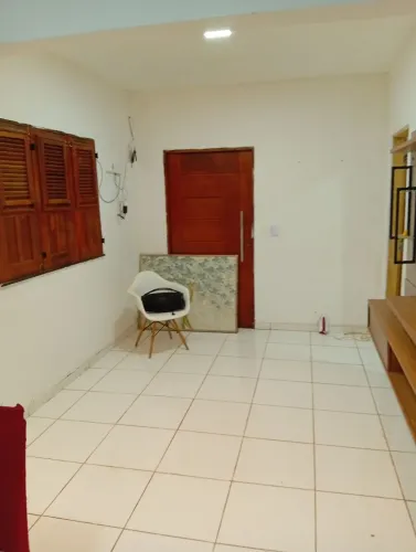 casa com terreno grande 30 de grente x 40 de fundo