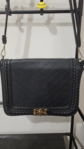 bolsa transversal matelassê preta