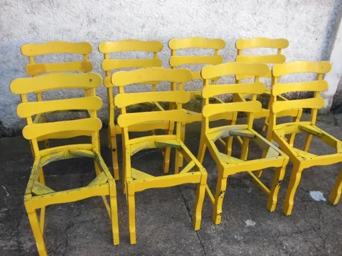 Cadeiras Antigas em Madeira Maciça - Cada 60,00 - Precisa Restauro
