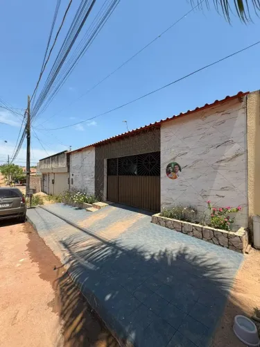 VENDE-SE CASA NO RESIDENCIAL SALVAÇÃO!