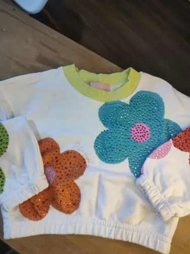 blusa pituchinhus branca com flores e pedrarias tam 2