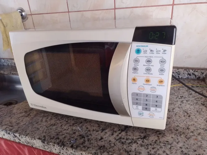 Microondas Eletrolux 21 litros top ( pix- visa)