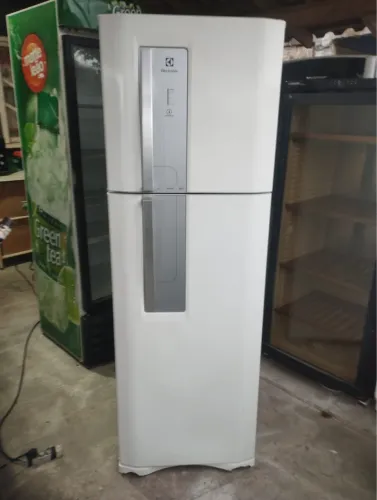 Barbada geladeira Electrolux Frost Free turbo 390 litros valor 980 reais