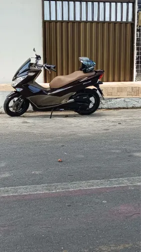 PCX DLX - Marrom