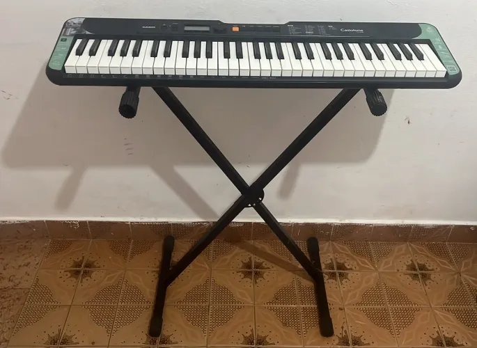 Teclado Casio- CTs200