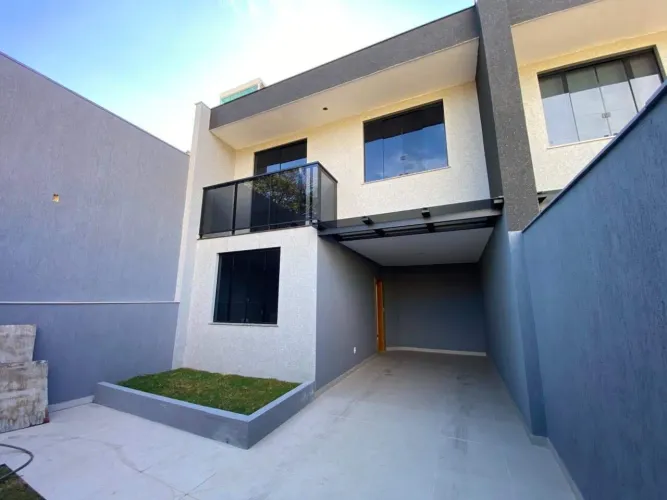 Casa moderna à venda no Bairro Cardoso, BH | 3 quartos (1 suíte) | 3 vagas