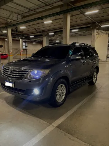 Toyota Hilux SW4 SRV D4-d 4X4 3.0 TDI Dies. AUT 2012