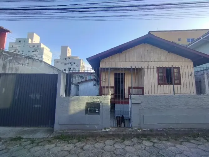 Aluga-se quarto em Casa no Pantanal!