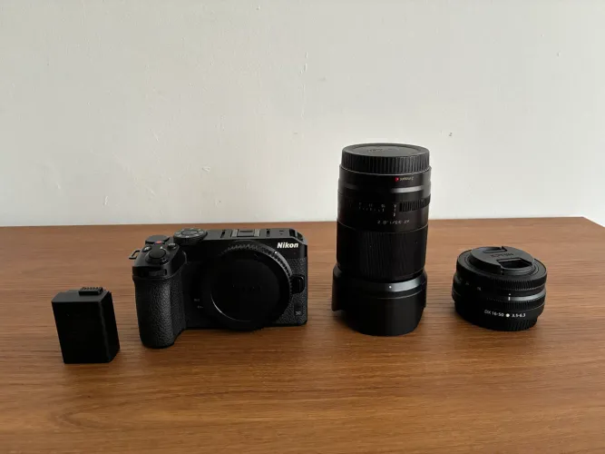 Nikon z30 + lente 16 - 50 e lente 35mm