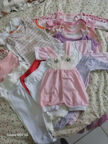 Vendo roupinhas veste 1 a 3 mêses