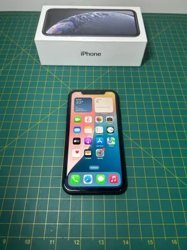 iPhone XR 64GB Preto com Face ID OK