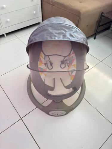 Cadeira de bebê elétrica
