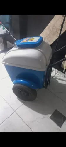 Vendo carrinhos de picolé (ler anúncio)