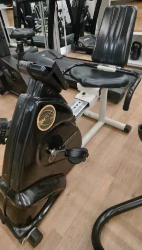 Bicicleta Ergométrica Movement BM 4000 PRO