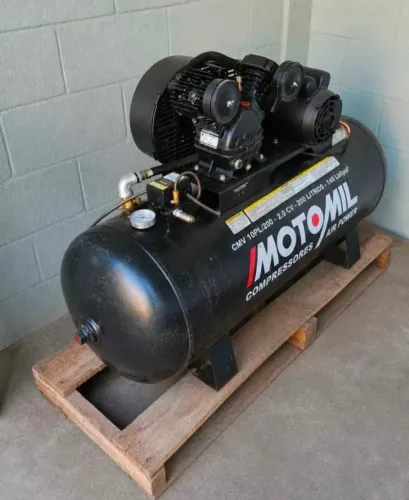 COMPRESSOR DE AR MOTOMIL 200 LITROS 2 CV 10 PÉS CMV-10PL/200 - 140 PSI - SEMINOVO