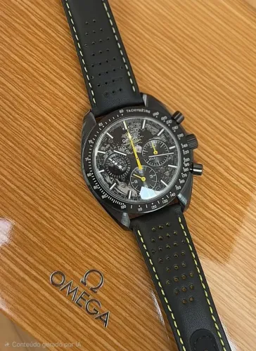 Relógio OMEGA Speedmaster Dark Side of the Moon Apollo 8 Cronógrafo Super C 10x sem juros