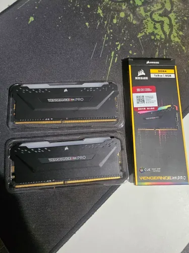 Kit Memória RAM Corsair Vengeance RGB PRO 16GB (2x8GB) 3600MHz DDR4