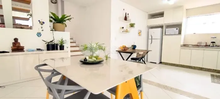 DR - Sobrado para venda com 253 m² com 4 quartos, sendo 1 suíte - Floradas Da Serra - Urba