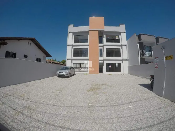Apartamento semimobiliado no bairro Dom Joaquim em Brusque!