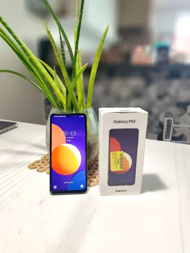Samsung Galaxy M12 64 Gb Na Caixa Com Nota Fiscal - Trincado na Tela (não afeta o touch)