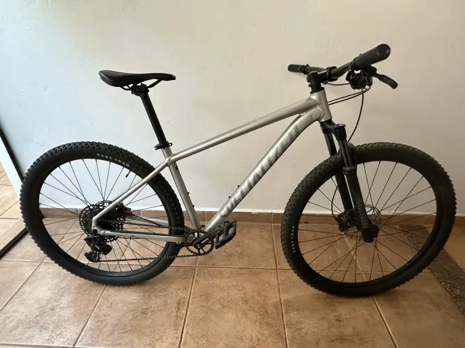 Bicicleta Specialized Rockhopper Expert 2023 Tamanho L