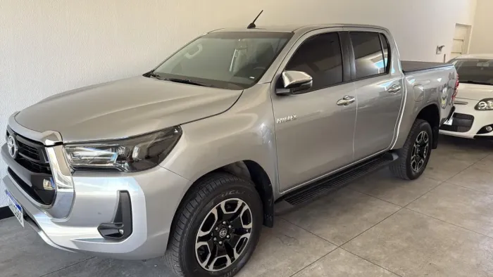 Toyota Hilux CD SRV 4X4 2.8 TDI Diesel Aut. 2021