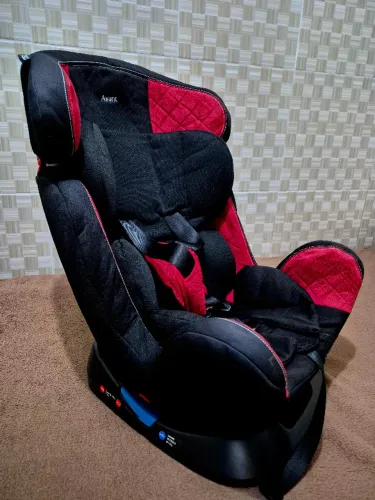 Cadeira infantil para carro (2 em 1).