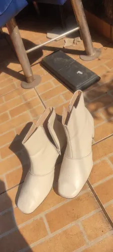 Bota creme show