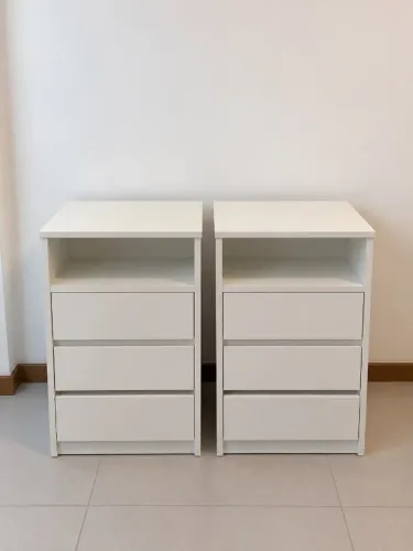 2 Mesas de Cabeceira à Venda - R$ 230 cada