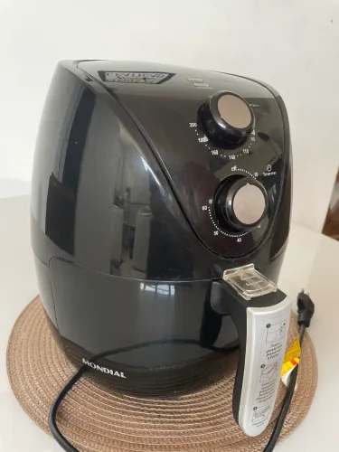 Fritadeira Elétrica sem Óleo/Air Fryer Mondial Pratic AF-35-BF Preta 3,5L com Timer
