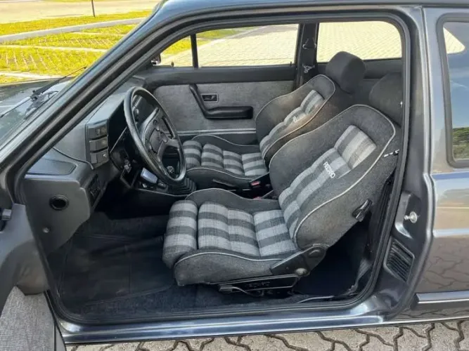 Volkswagen Gol Geração I GL 1.8 8V Álcool Mec. 2P 1988