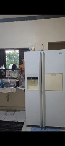 Vendo geladeira side by side marca LG ótimo funcionamento