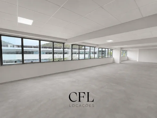 Sala Comercial de Alto Padrão | 319,92m² | Square SC