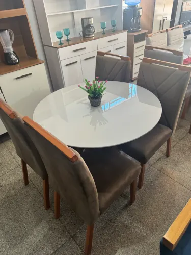 Mesa 4 cadeiras redonda tampo de vidro