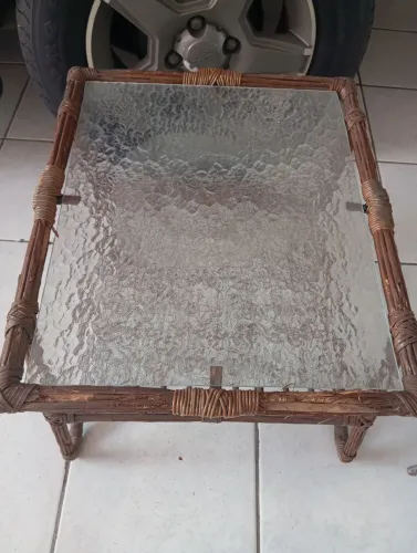Vendo mesa de centro pra reformar