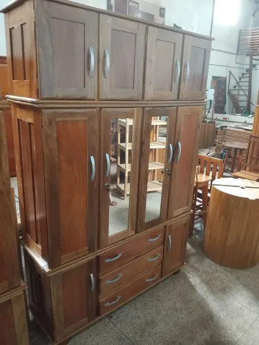 Guarda roupa 4 porta ?