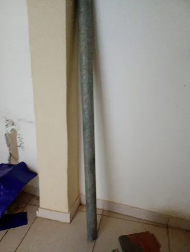 CANO DE POSTE EM FERRO 1M e 68Cm